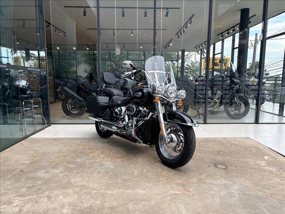 HARLEY-DAVIDSON SOFTAIL HERITAGE CLASSIC 114 